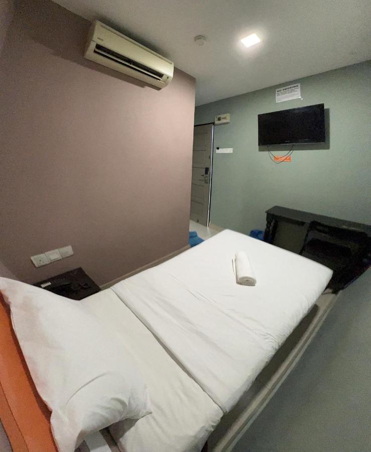 Red Orange Hotel Klang - 5 Min To Klang Town Екстер'єр фото