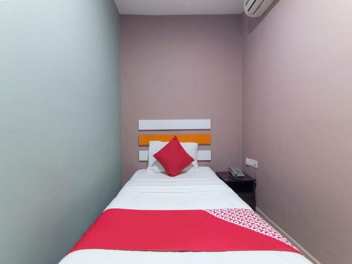 Red Orange Hotel Klang - 5 Min To Klang Town Екстер'єр фото
